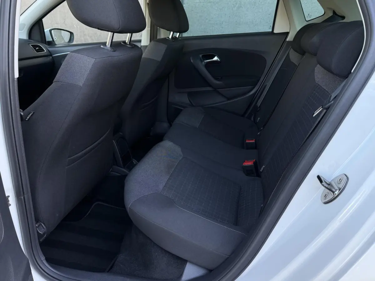 1.2 TSI Comfortline Business R-Line | Airco | CarPlay | Cruise Control |