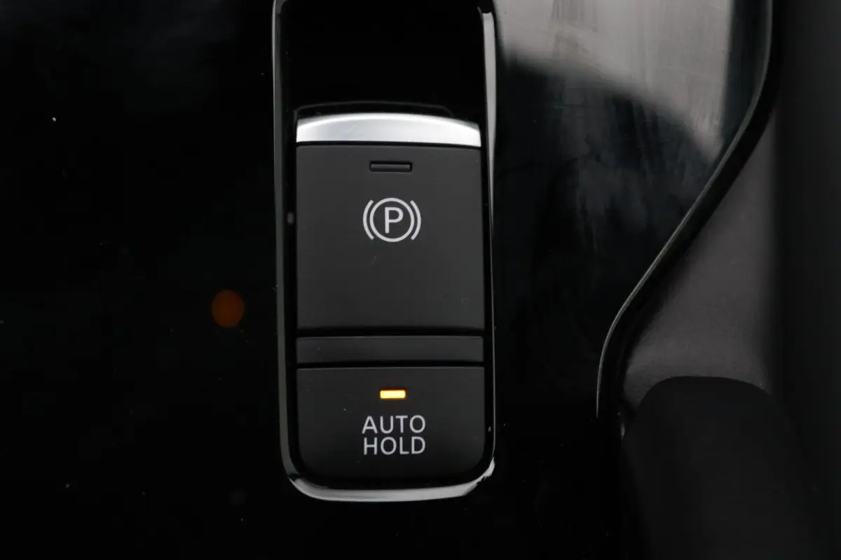 306pk PHEV Business Edition Apple Carplay/Android Auto | Climate