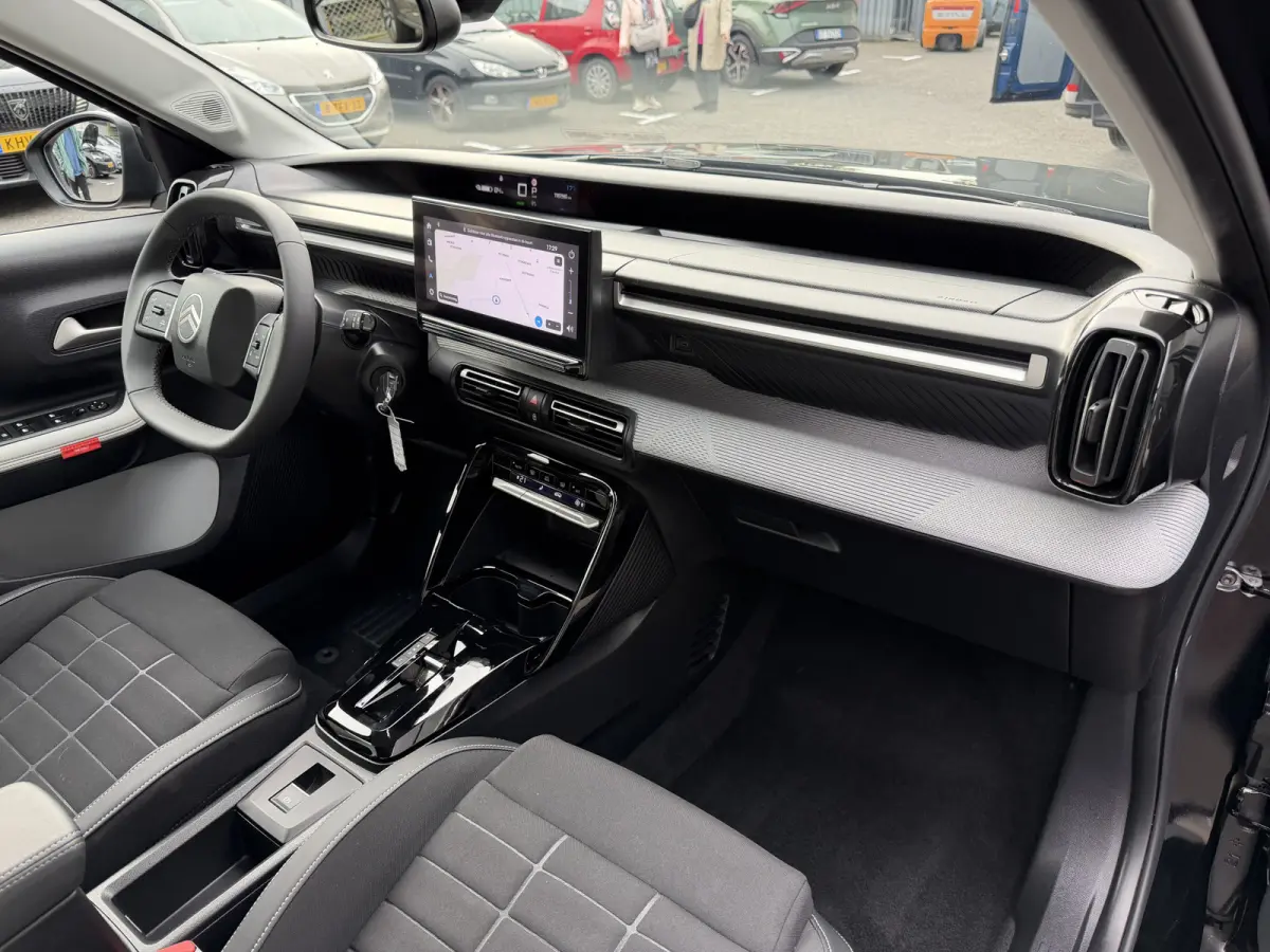 Max 113pk Comfort Range 44 kWh (Camera - Navigatie - LED - Automatische Airco - Apple Carplay - 17"- DAB)