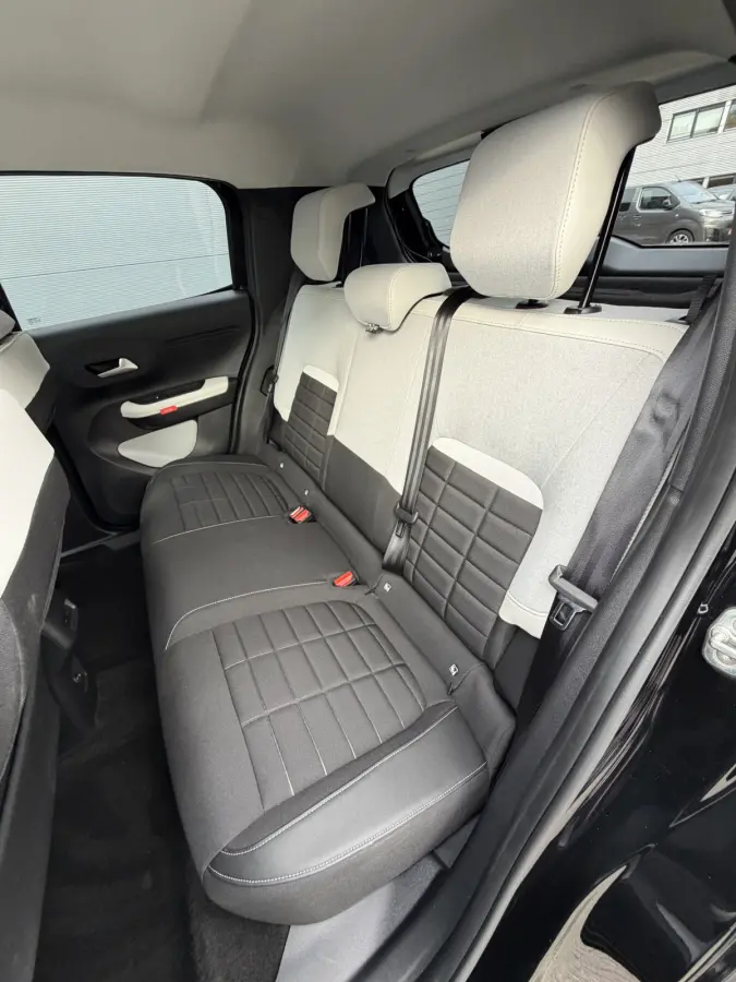 Max 113pk Comfort Range 44 kWh (Camera - Navigatie - LED - Automatische Airco - Apple Carplay - 17"- DAB)
