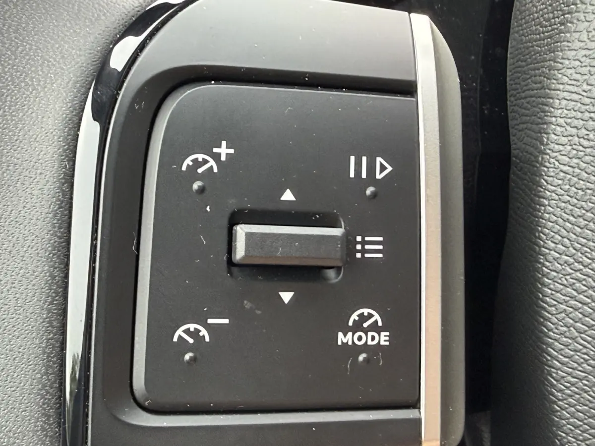 Max 113pk Comfort Range 44 kWh (Camera - Navigatie - LED - Automatische Airco - Apple Carplay - 17"- DAB)