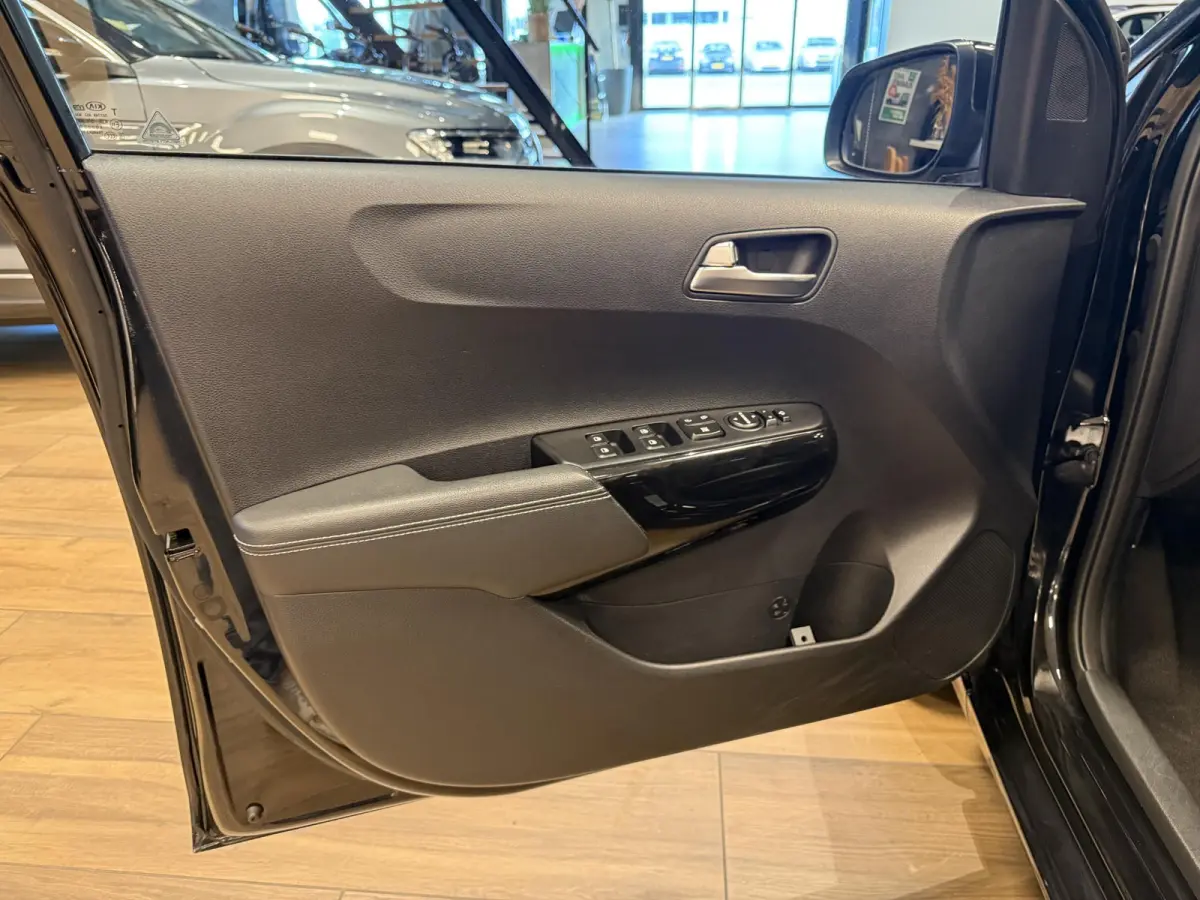 1.0 CVVT Colour Edition |NAVI|CRUISE|ACHTERUITRIJ CAMERA|16"|LED|CARPLAY|4Z|