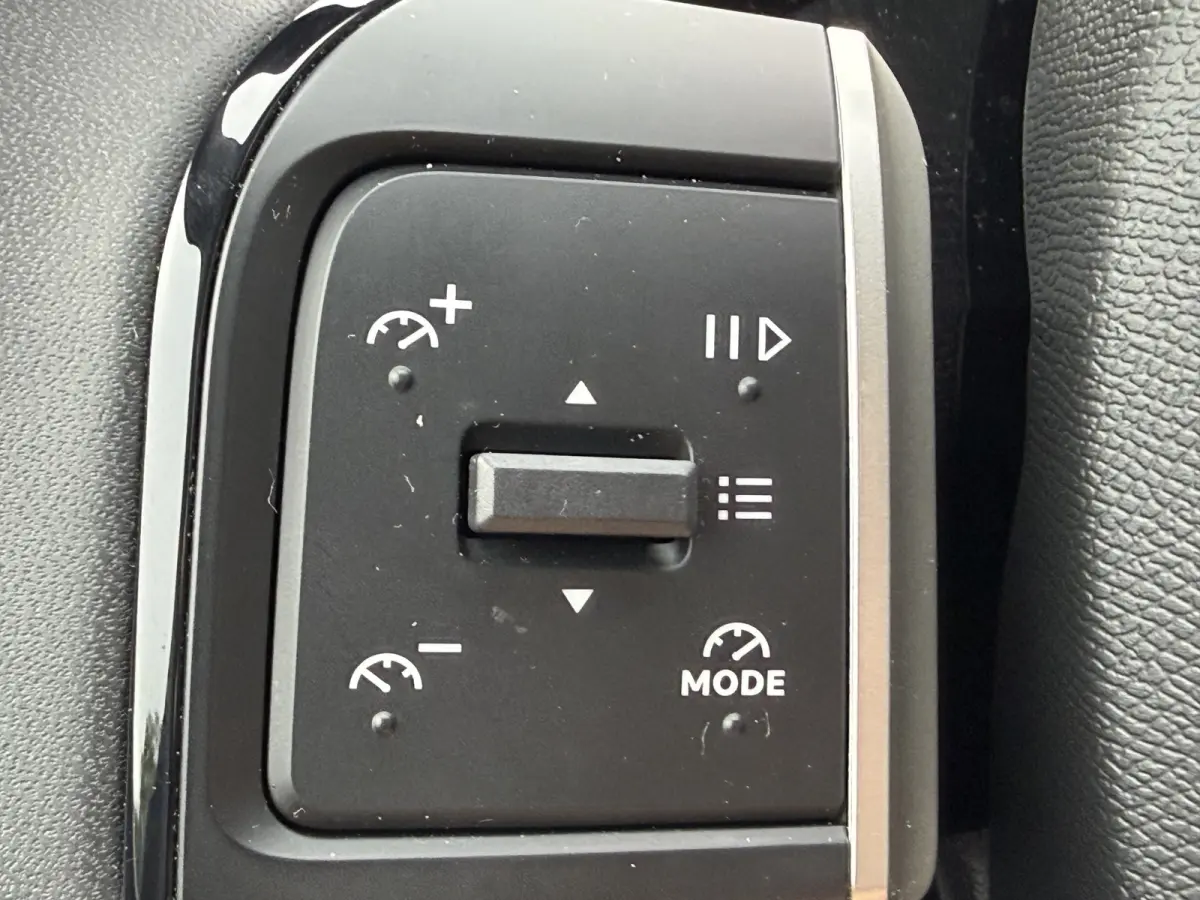 Max 113pk Comfort Range 44 kWh (Camera - Navigatie - LED - Automatische Airco - Apple Carplay - 17"- DAB)