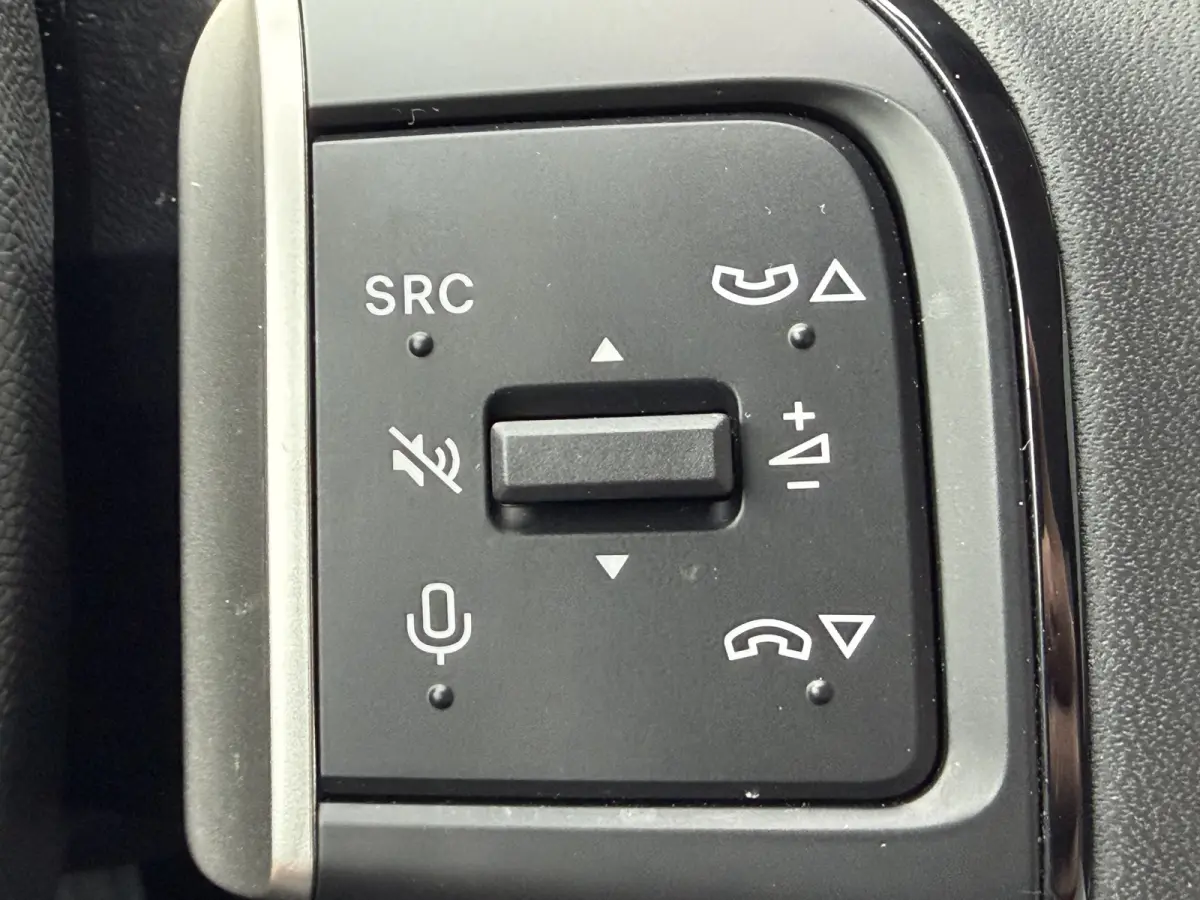 Max 113pk Comfort Range 44 kWh (Camera - Navigatie - LED - Automatische Airco - Apple Carplay - 17"- DAB)
