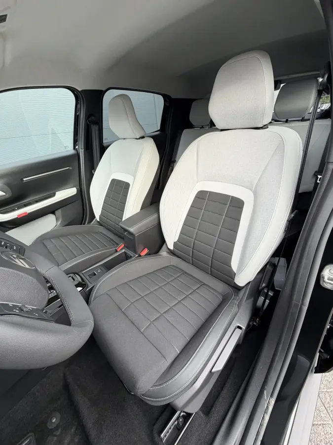 Max 113pk Comfort Range 44 kWh (Camera - Navigatie - LED - Automatische Airco - Apple Carplay - 17"- DAB)