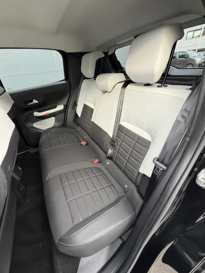 Max 113pk Comfort Range 44 kWh (Camera - Navigatie - LED - Automatische Airco - Apple Carplay - 17"- DAB)