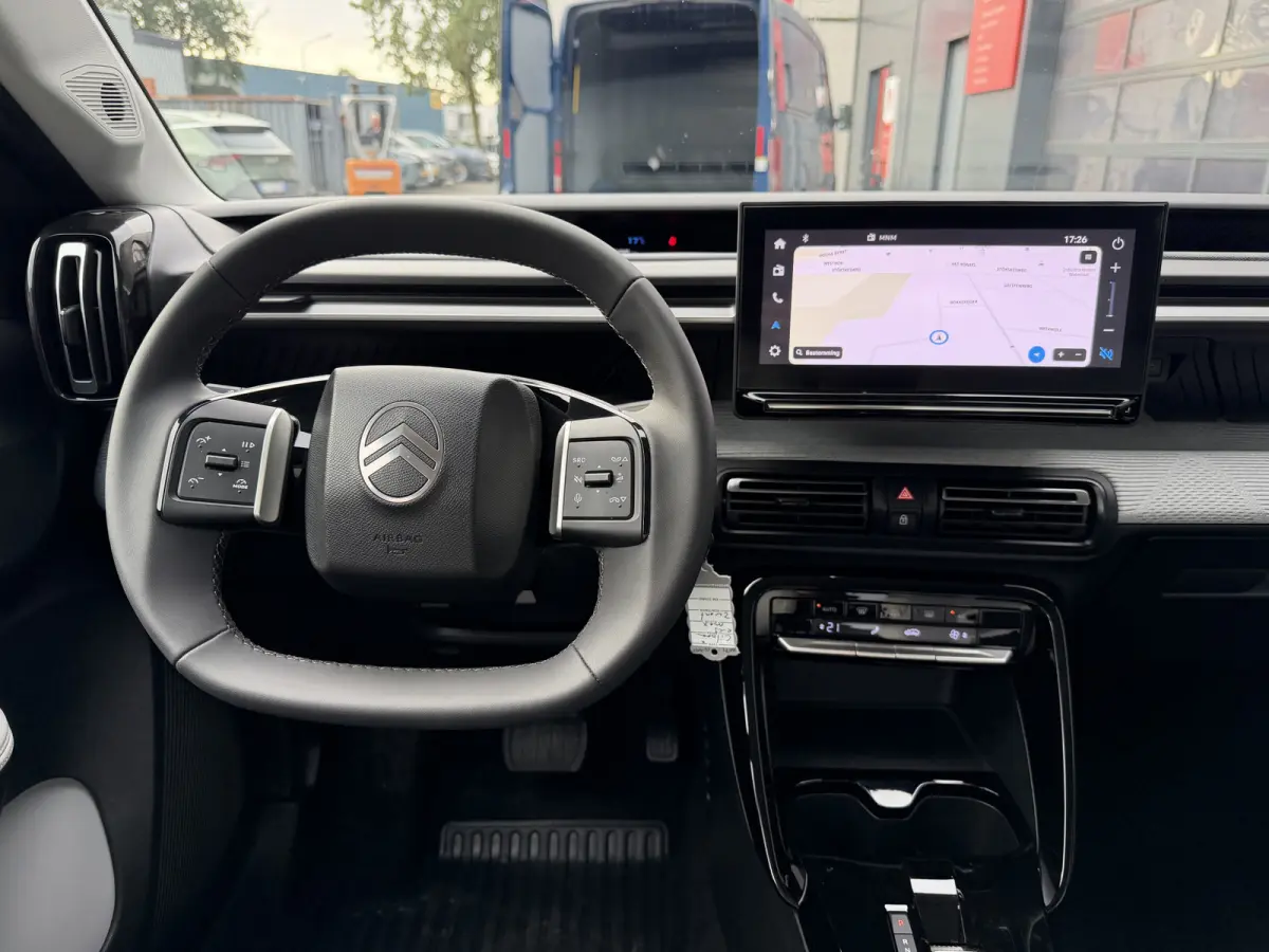 Max 113pk Comfort Range 44 kWh (Camera - Navigatie - LED - Automatische Airco - Apple Carplay - 17"- DAB)