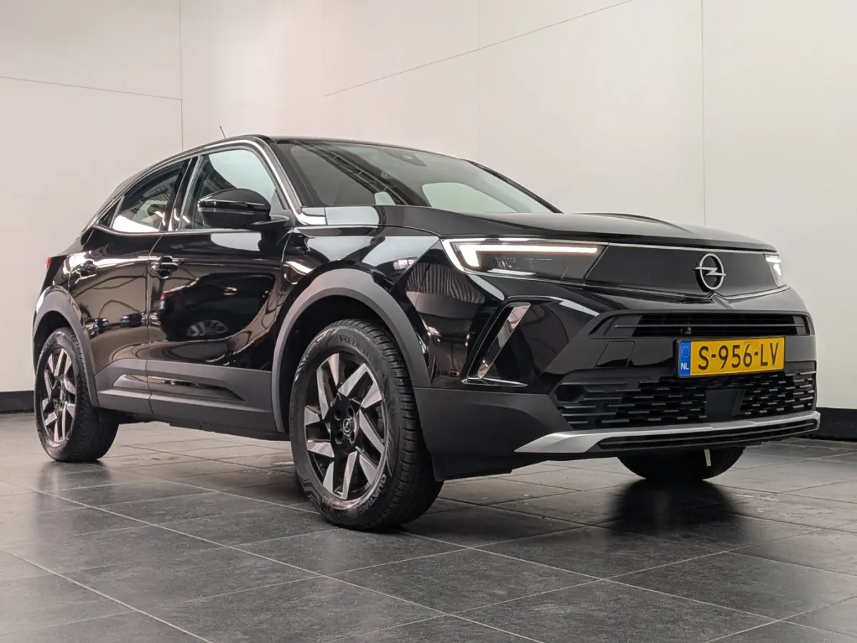 Level 3 50 kWh / Navigatie via Carplay / Camera / LED / Parkeersensoren / 17'' LMV /