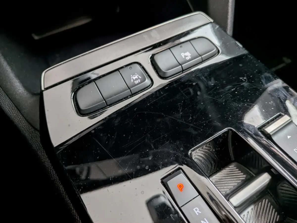 Level 3 50 kWh / Navigatie via Carplay / Camera / LED / Parkeersensoren / 17'' LMV /