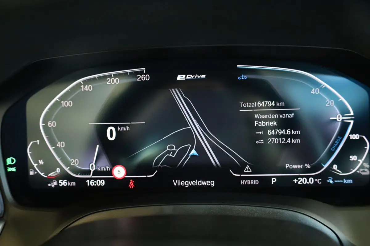 330e M Sport | Driving Assistant | Adaptieve Cruise Control | Laserlight | Elektrisch verstelbare stoelen | Panoramadak