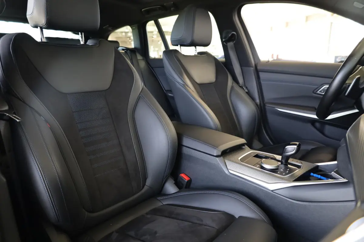 330e M Sport | Driving Assistant | Adaptieve Cruise Control | Laserlight | Elektrisch verstelbare stoelen | Panoramadak