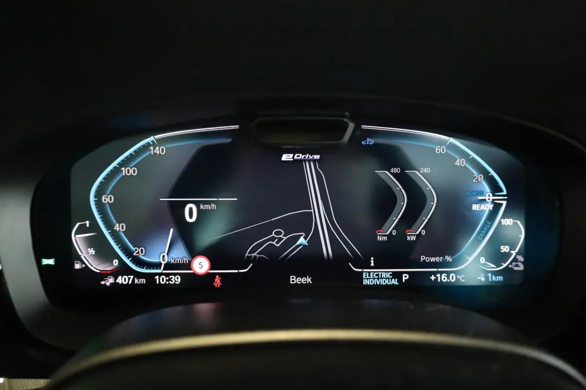 530e M Sportpakket | Elektrische Trekhaak | Stoelventilatie | Driving Assistant Professional | Laserlight