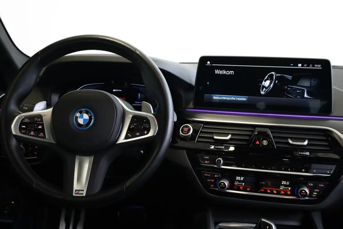 530e M Sportpakket | Elektrische Trekhaak | Stoelventilatie | Driving Assistant Professional | Laserlight