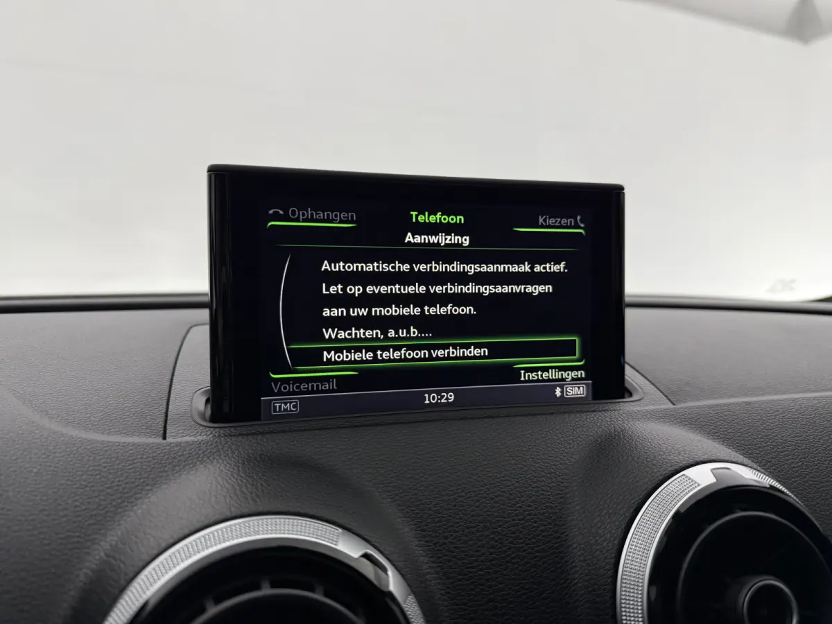 1.4 e-tron PHEV S-line | Sterrenhemel | Sfeer | Clima | Cruise | Navi | Trekhaak | LED | Parkeersens.