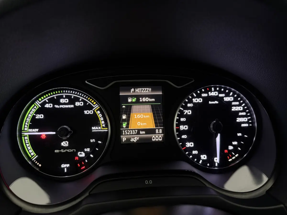 1.4 e-tron PHEV S-line | Sterrenhemel | Sfeer | Clima | Cruise | Navi | Trekhaak | LED | Parkeersens.