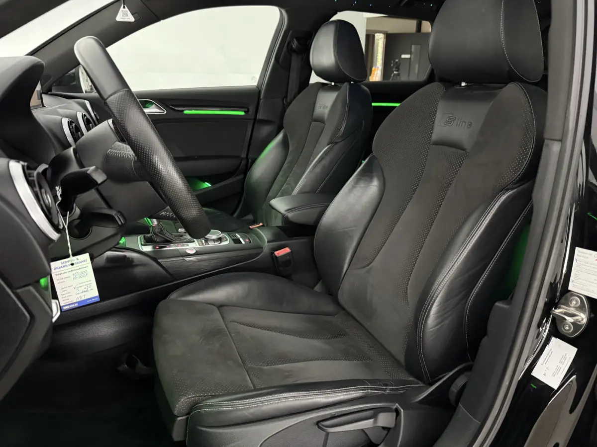 1.4 e-tron PHEV S-line | Sterrenhemel | Sfeer | Clima | Cruise | Navi | Trekhaak | LED | Parkeersens.