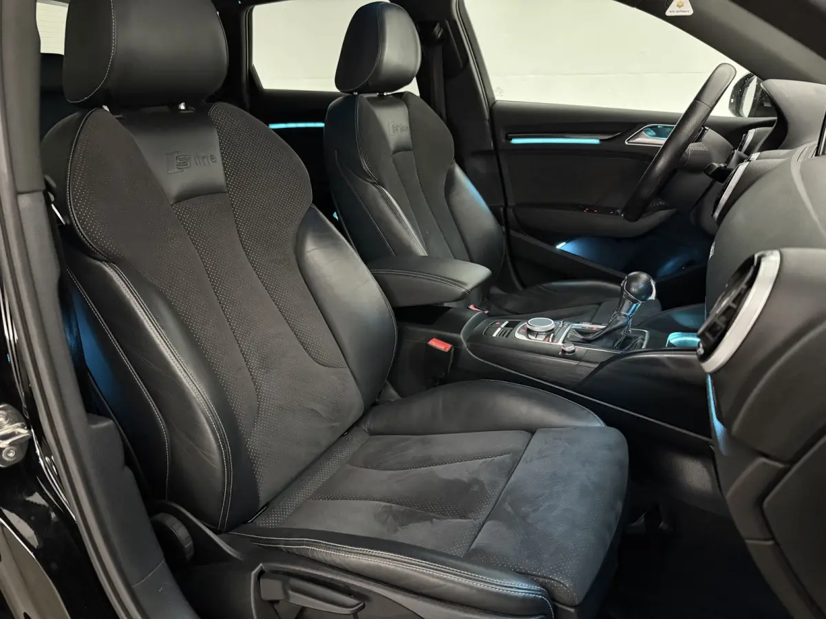 1.4 e-tron PHEV S-line | Sterrenhemel | Sfeer | Clima | Cruise | Navi | Trekhaak | LED | Parkeersens.