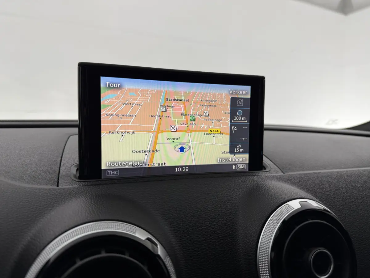 1.4 e-tron PHEV S-line | Sterrenhemel | Sfeer | Clima | Cruise | Navi | Trekhaak | LED | Parkeersens.
