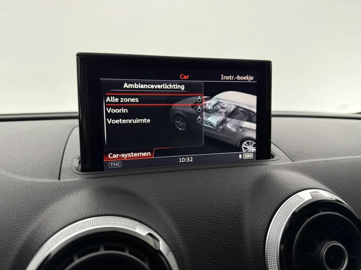 1.4 e-tron PHEV S-line | Sterrenhemel | Sfeer | Clima | Cruise | Navi | Trekhaak | LED | Parkeersens.
