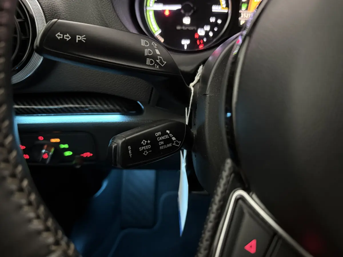 1.4 e-tron PHEV S-line | Sterrenhemel | Sfeer | Clima | Cruise | Navi | Trekhaak | LED | Parkeersens.