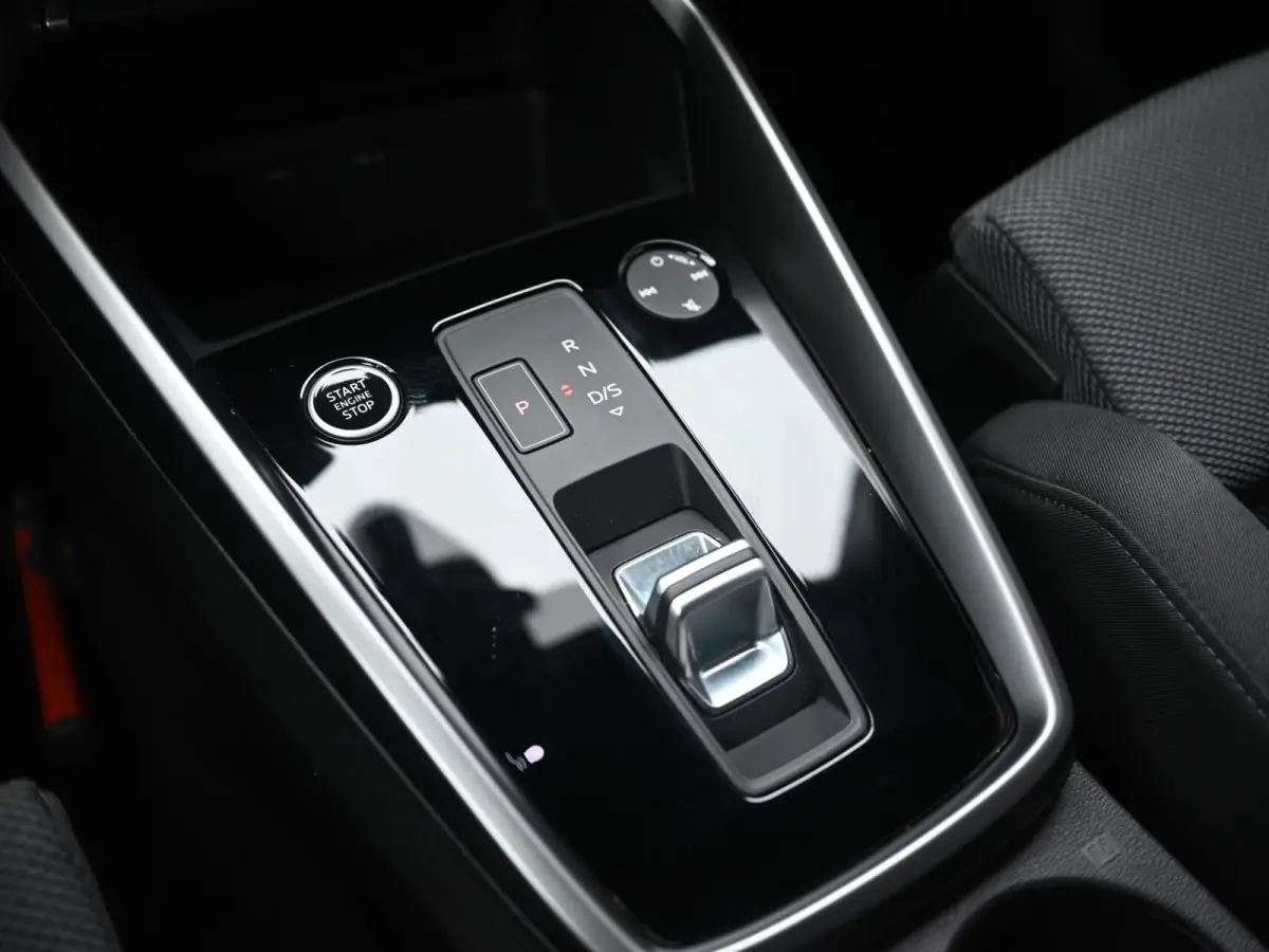 35 TFSI Business edition | Origineel NL | Carplay - Android Auto | Cruise | Navi | Matrix Led | Camera | Parkeerhulp