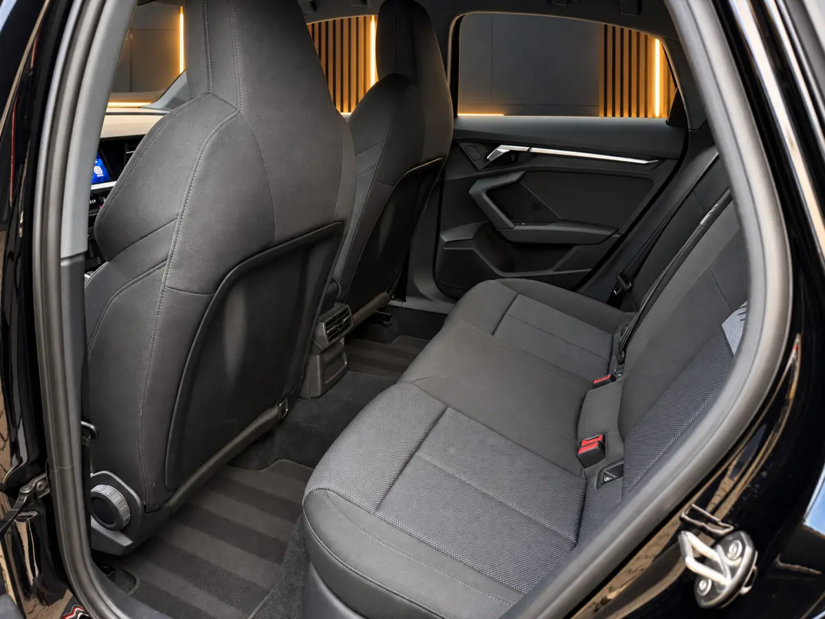 35 TFSI Business edition | Origineel NL | Carplay - Android Auto | Cruise | Navi | Matrix Led | Camera | Parkeerhulp