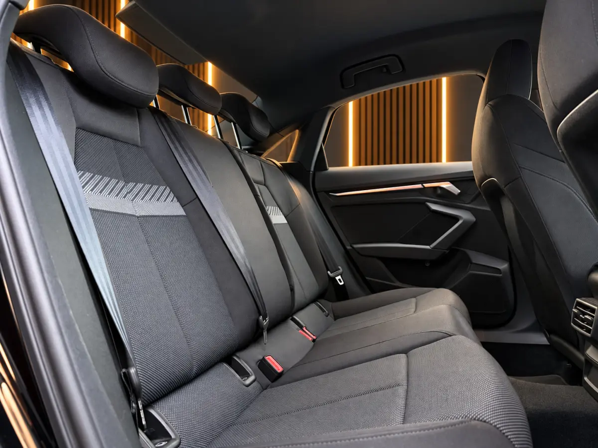 35 TFSI Business edition | Origineel NL | Carplay - Android Auto | Cruise | Navi | Matrix Led | Camera | Parkeerhulp