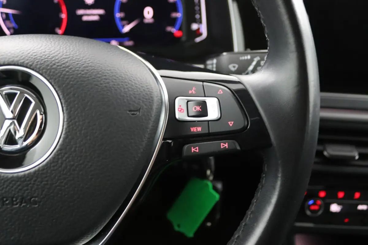 1.0 TSI Highline R-Line | Climate | Digital cockpit |