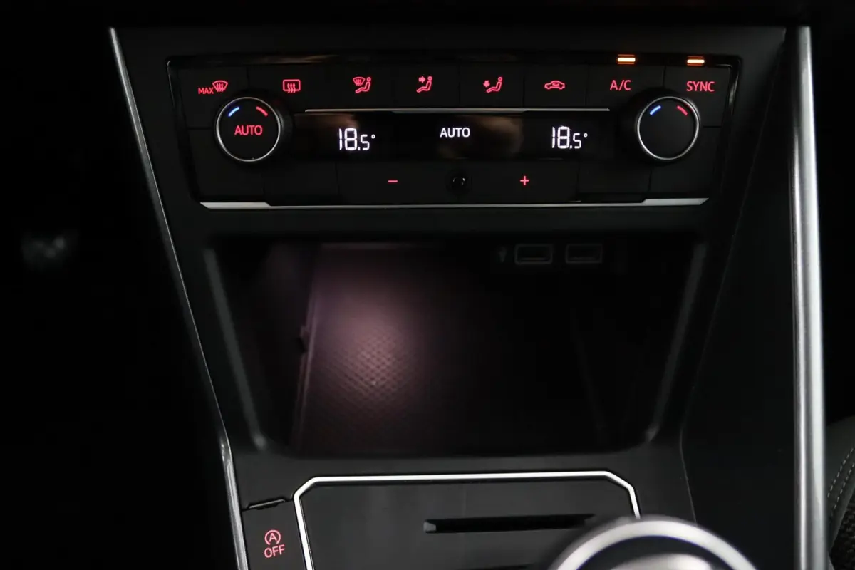 1.0 TSI Highline R-Line | Climate | Digital cockpit |