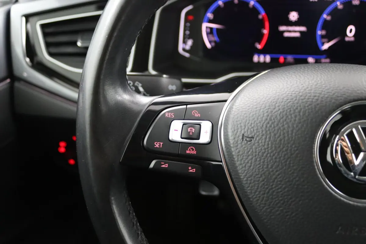 1.0 TSI Highline R-Line | Climate | Digital cockpit |