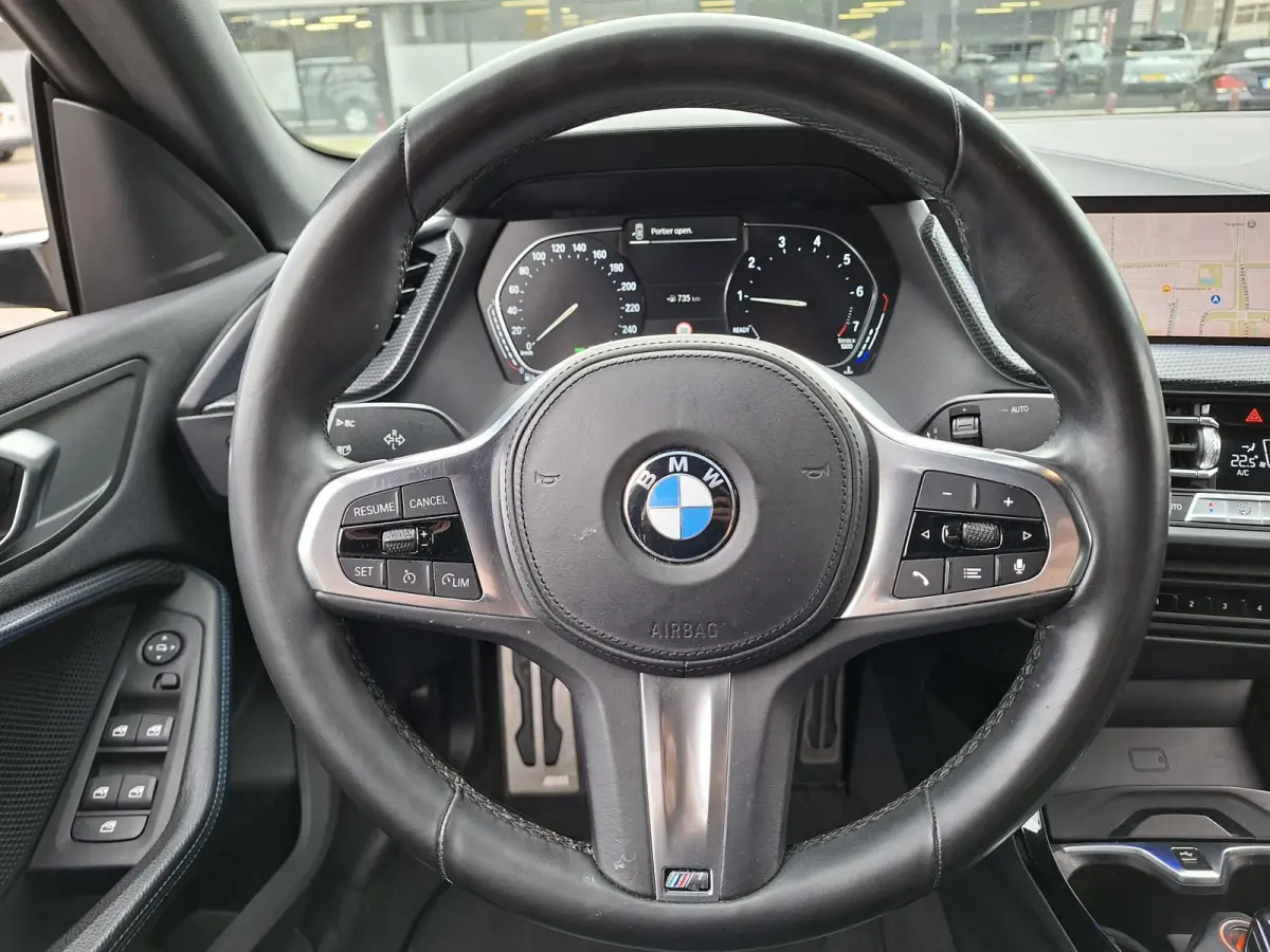 218i High Exe M-SPORTPAKKET Navigatie/Trekhaak/Carplay/19inch LM/Privacy Glass/Full LED/PDC v+a/Onderhoudshistorie