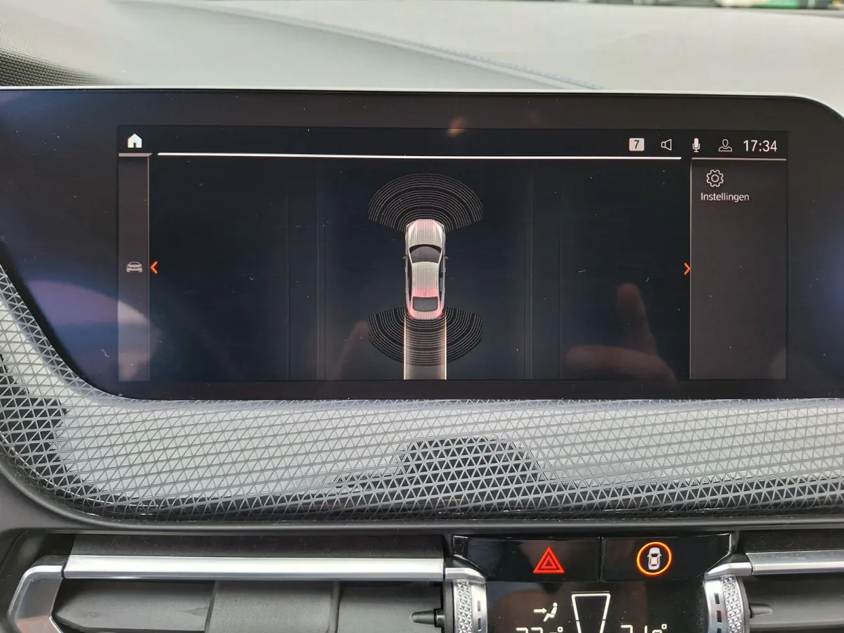 218i High Exe M-SPORTPAKKET Navigatie/Trekhaak/Carplay/19inch LM/Privacy Glass/Full LED/PDC v+a/Onderhoudshistorie