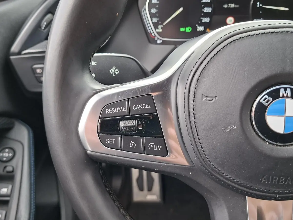 218i High Exe M-SPORTPAKKET Navigatie/Trekhaak/Carplay/19inch LM/Privacy Glass/Full LED/PDC v+a/Onderhoudshistorie
