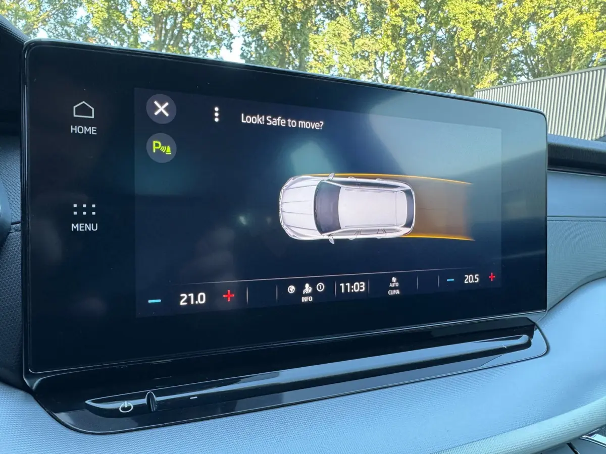 1.0 TSI Sport Business / NAP!! / ADAPTIVE / TREKHAAK / STUURVERW. / CARPLAY / SFEER / P.SENSOR V+A / KEYLESS !