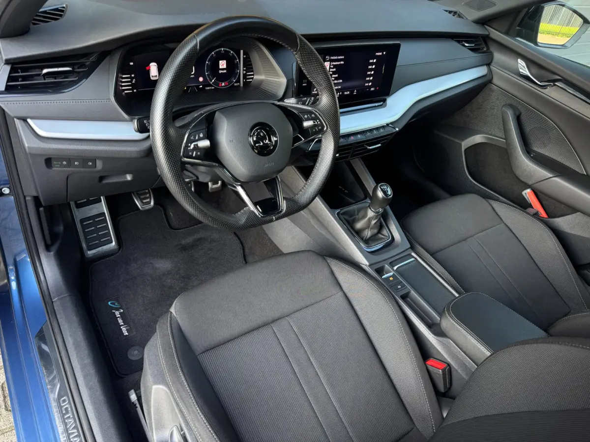 1.0 TSI Sport Business / NAP!! / ADAPTIVE / TREKHAAK / STUURVERW. / CARPLAY / SFEER / P.SENSOR V+A / KEYLESS !