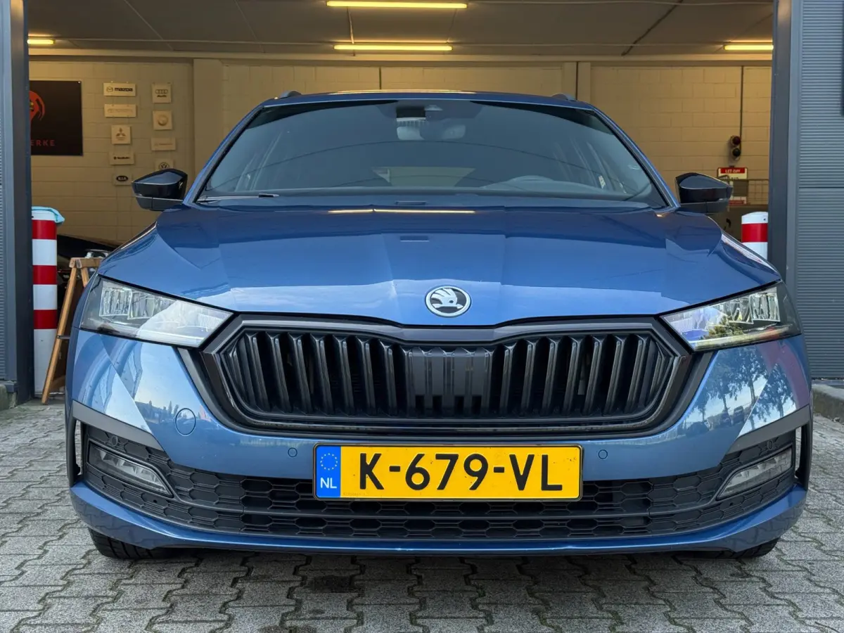 1.0 TSI Sport Business / NAP!! / ADAPTIVE / TREKHAAK / STUURVERW. / CARPLAY / SFEER / P.SENSOR V+A / KEYLESS !