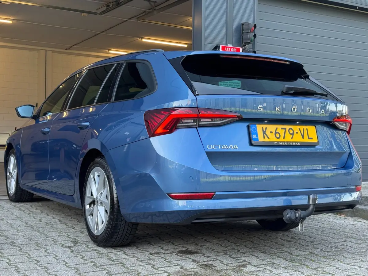 1.0 TSI Sport Business / NAP!! / ADAPTIVE / TREKHAAK / STUURVERW. / CARPLAY / SFEER / P.SENSOR V+A / KEYLESS !