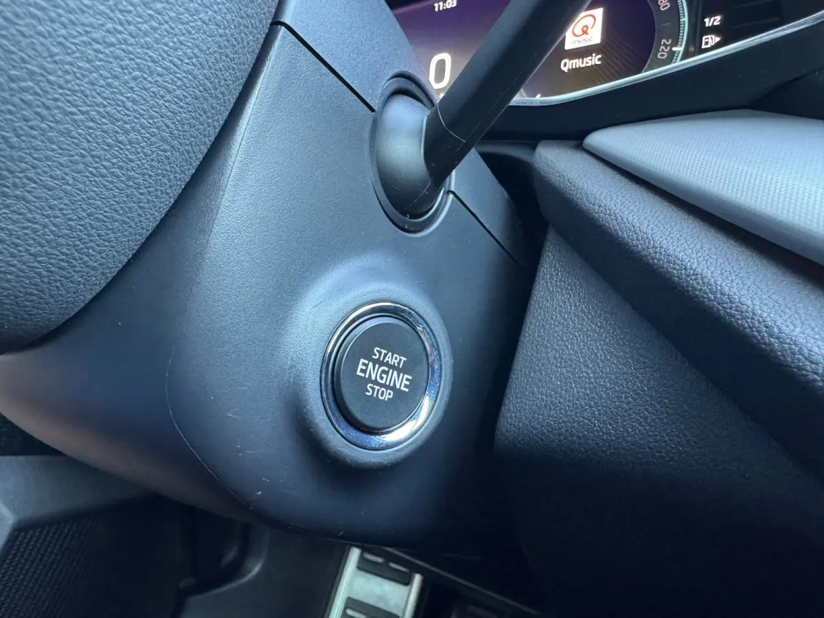 1.0 TSI Sport Business / NAP!! / ADAPTIVE / TREKHAAK / STUURVERW. / CARPLAY / SFEER / P.SENSOR V+A / KEYLESS !