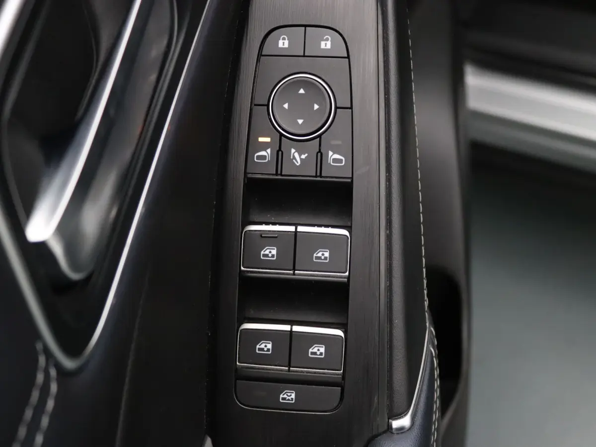 160pk MHEV Xtronic Business Premium Apple Carplay/Android Auto | Climate