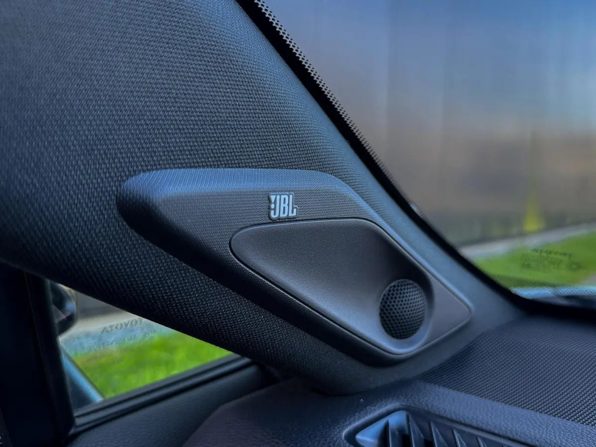 2.5 Hybrid Bi-Tone ✅ Leder ✅ JBL ✅ Stuurverwarming