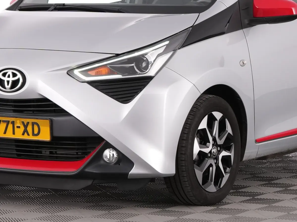 1.0 VVT-i x-joy | SCHUIFDAK | ECC | CARPLAY | VELGEN !