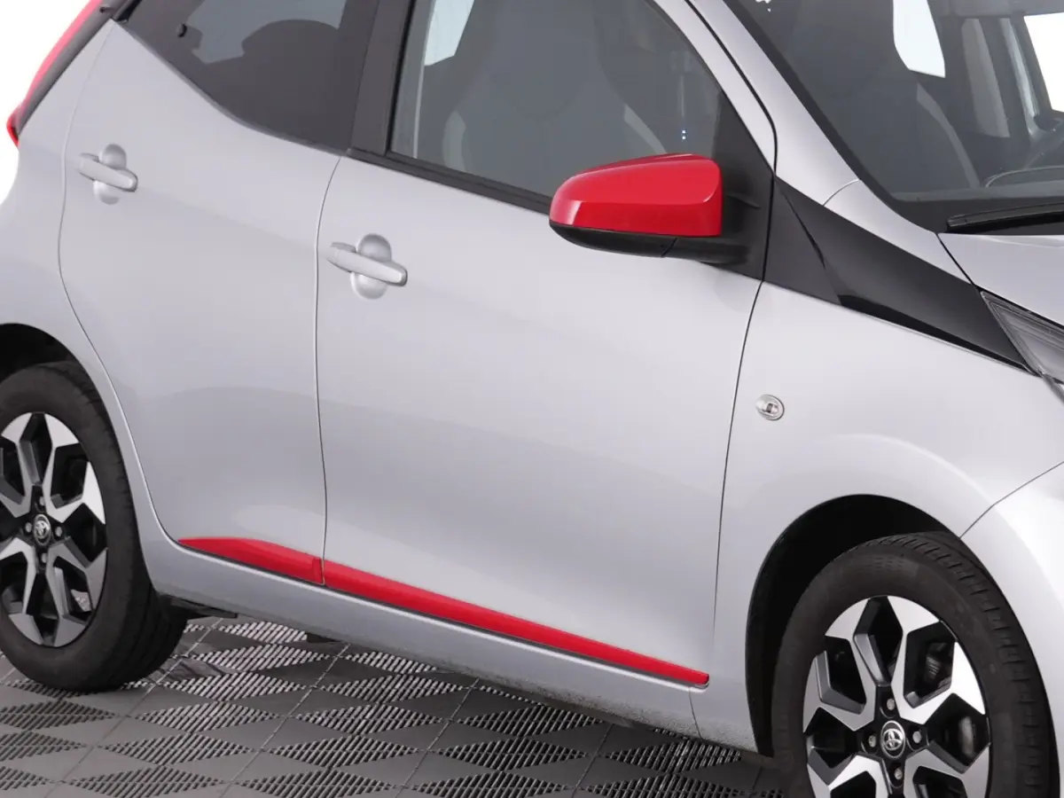 1.0 VVT-i x-joy | SCHUIFDAK | ECC | CARPLAY | VELGEN !