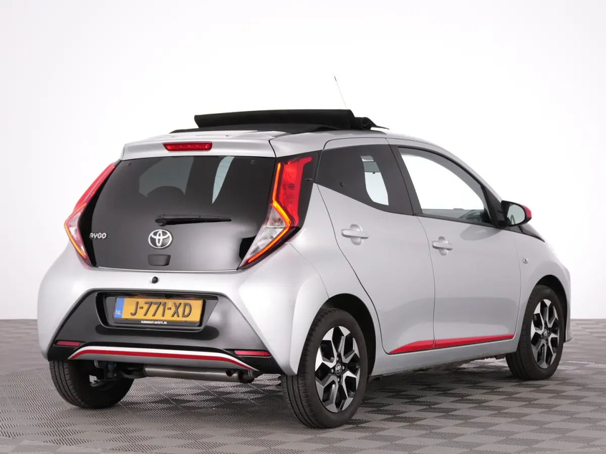 1.0 VVT-i x-joy | SCHUIFDAK | ECC | CARPLAY | VELGEN !