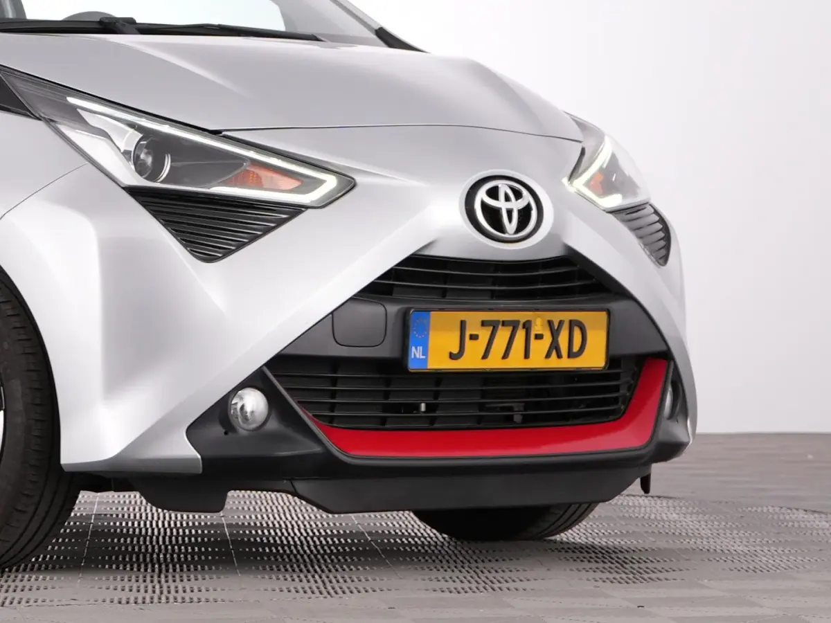 1.0 VVT-i x-joy | SCHUIFDAK | ECC | CARPLAY | VELGEN !