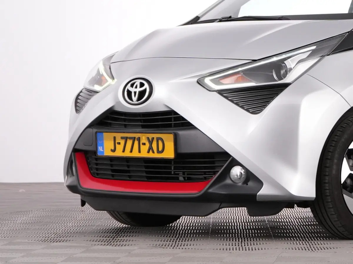 1.0 VVT-i x-joy | SCHUIFDAK | ECC | CARPLAY | VELGEN !