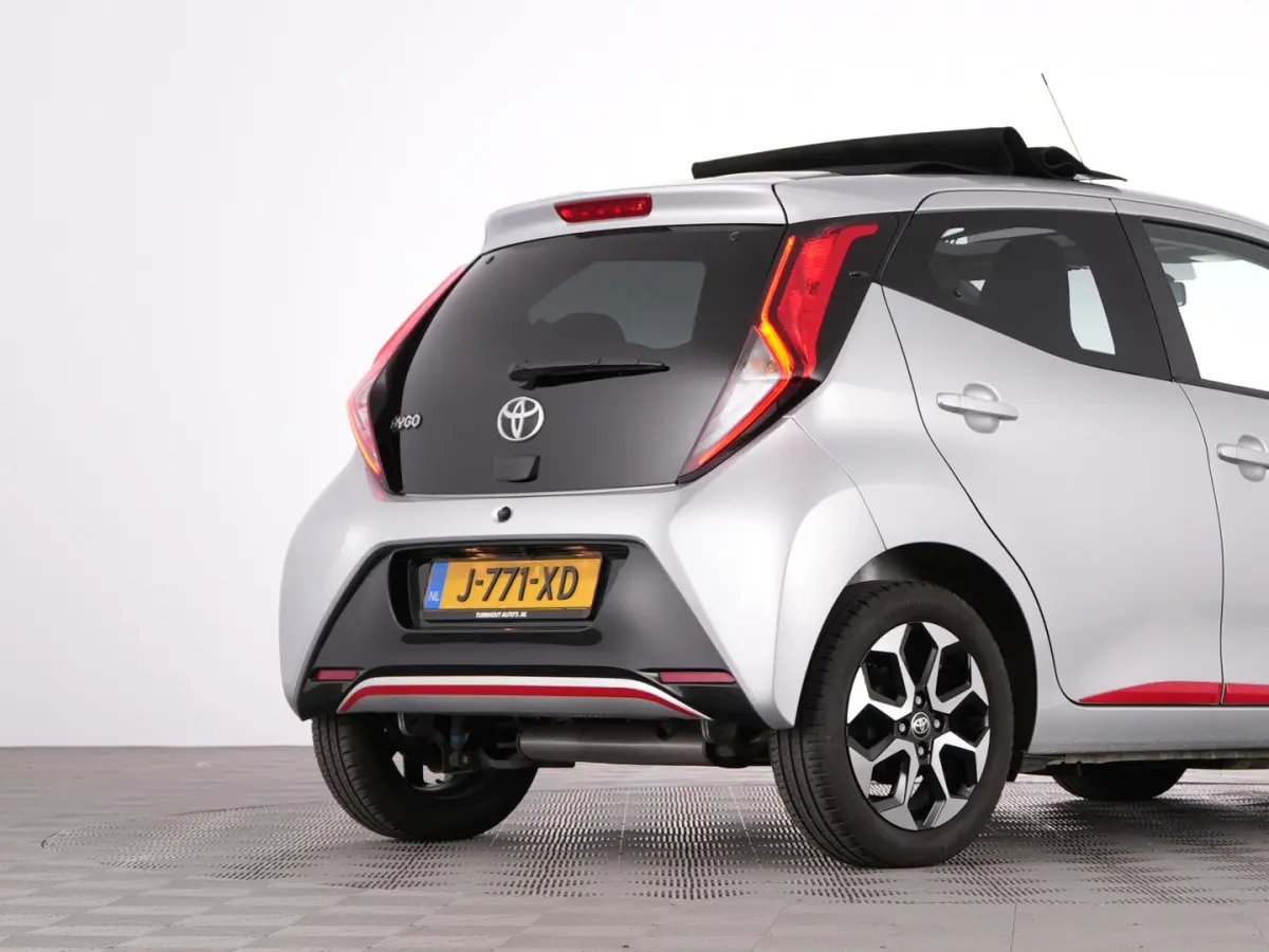 1.0 VVT-i x-joy | SCHUIFDAK | ECC | CARPLAY | VELGEN !