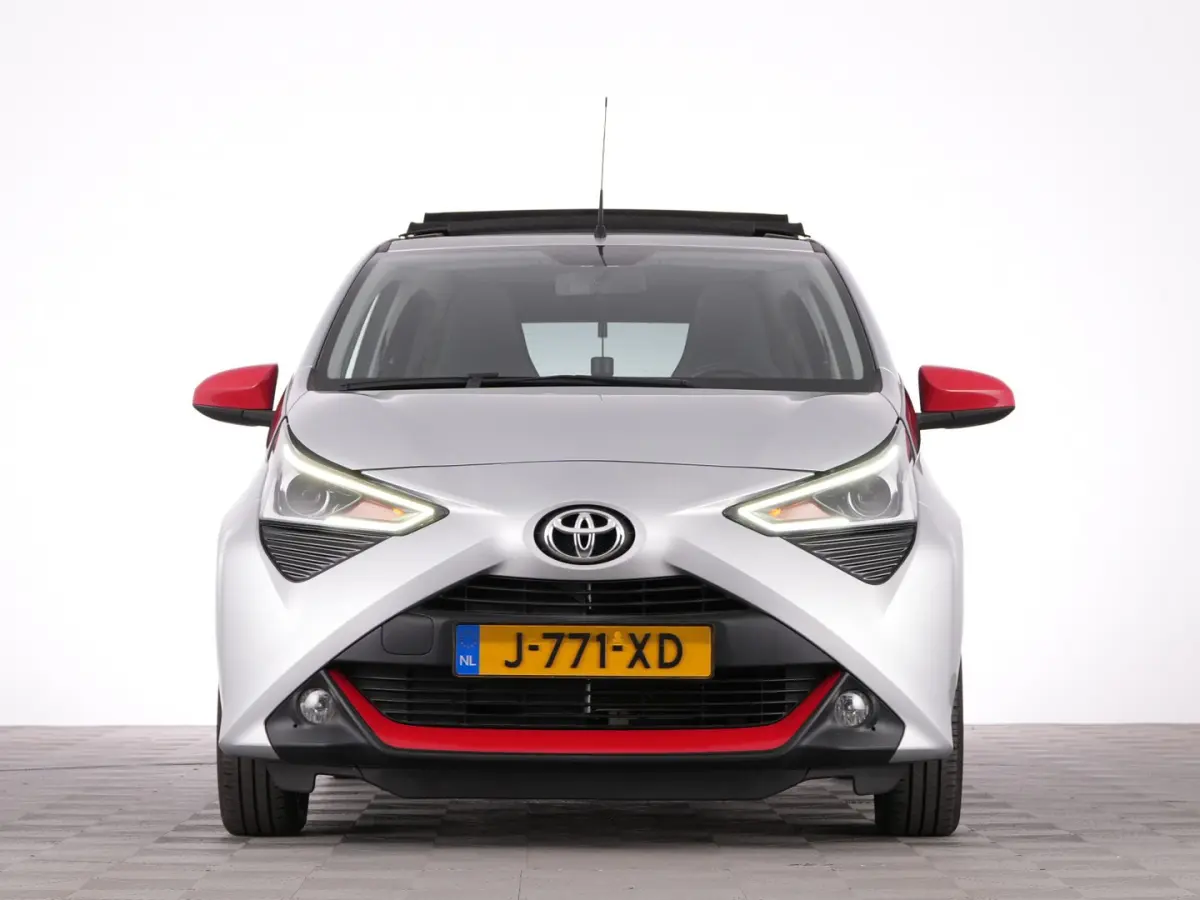 1.0 VVT-i x-joy | SCHUIFDAK | ECC | CARPLAY | VELGEN !