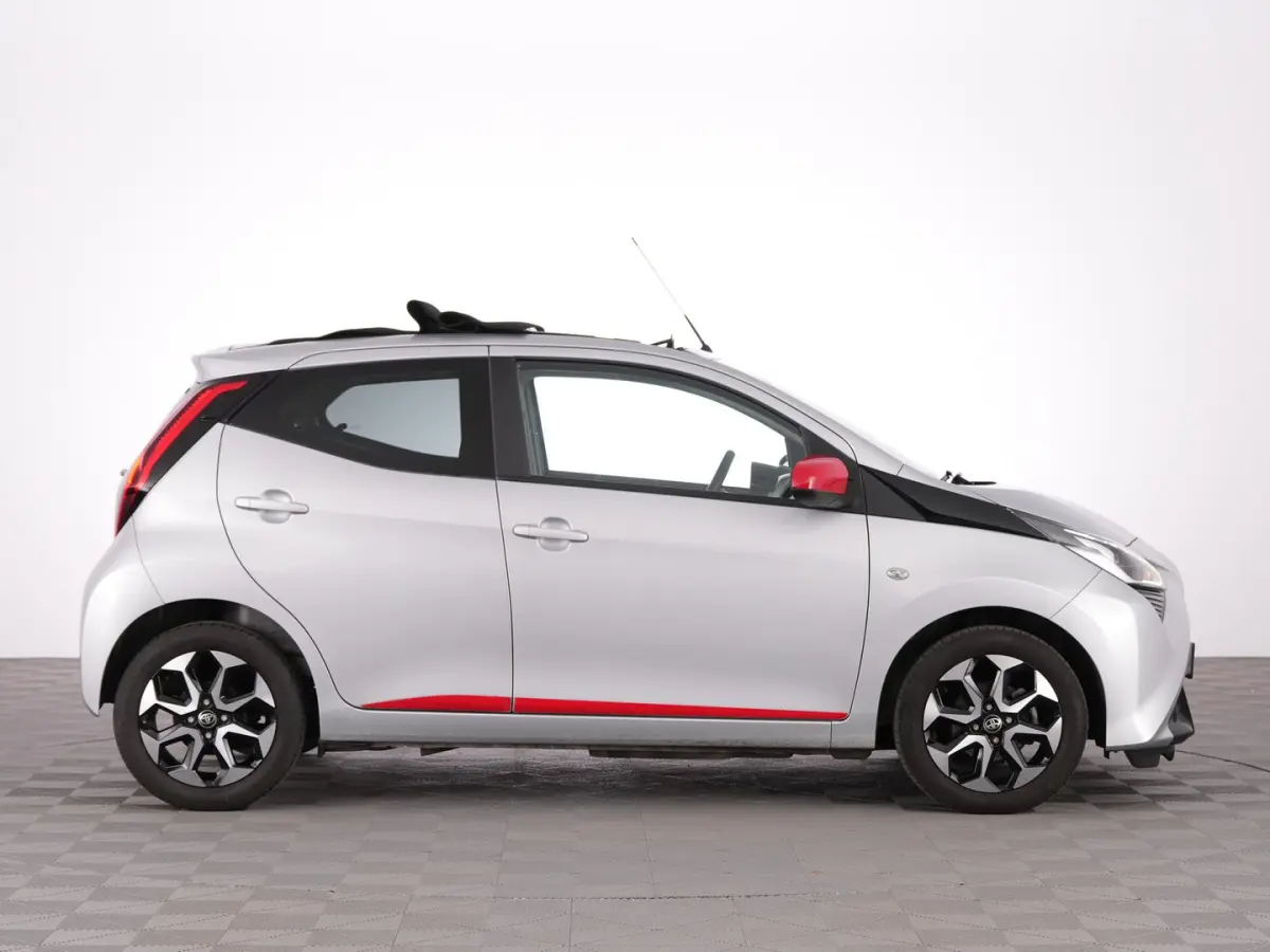 1.0 VVT-i x-joy | SCHUIFDAK | ECC | CARPLAY | VELGEN !