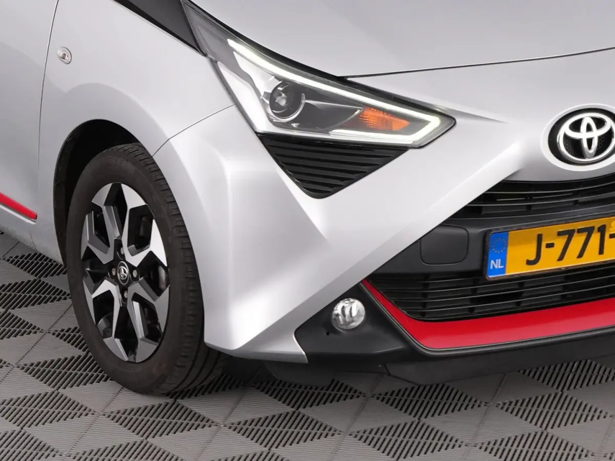 1.0 VVT-i x-joy | SCHUIFDAK | ECC | CARPLAY | VELGEN !