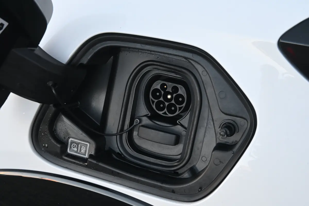 EV GT 51 kWh 95,7% SOH | Adaptive Cruise | Stoelverwarming & Massage | Alcantara | 360 Camera | Dodehoek-Detectie | Sfeerverlichting